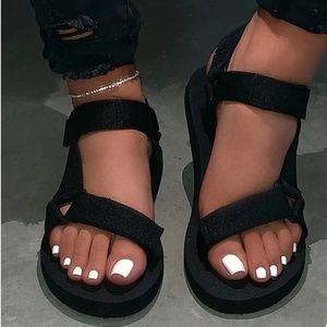 Velcro Layla sandal
